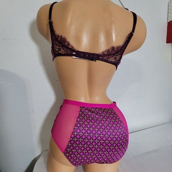1479 VICTORIA'S SECRET Very Sexy Bralette Set Size Small NWT - Picture 4 of 6